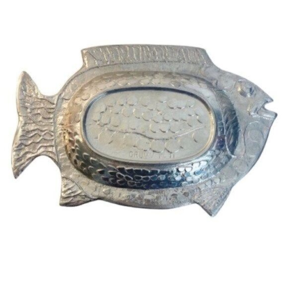 The Don Drumm Oval Fish Platter aluminum 9.5"H x 14.25"W x 1.25"D - Picture 2 of 8